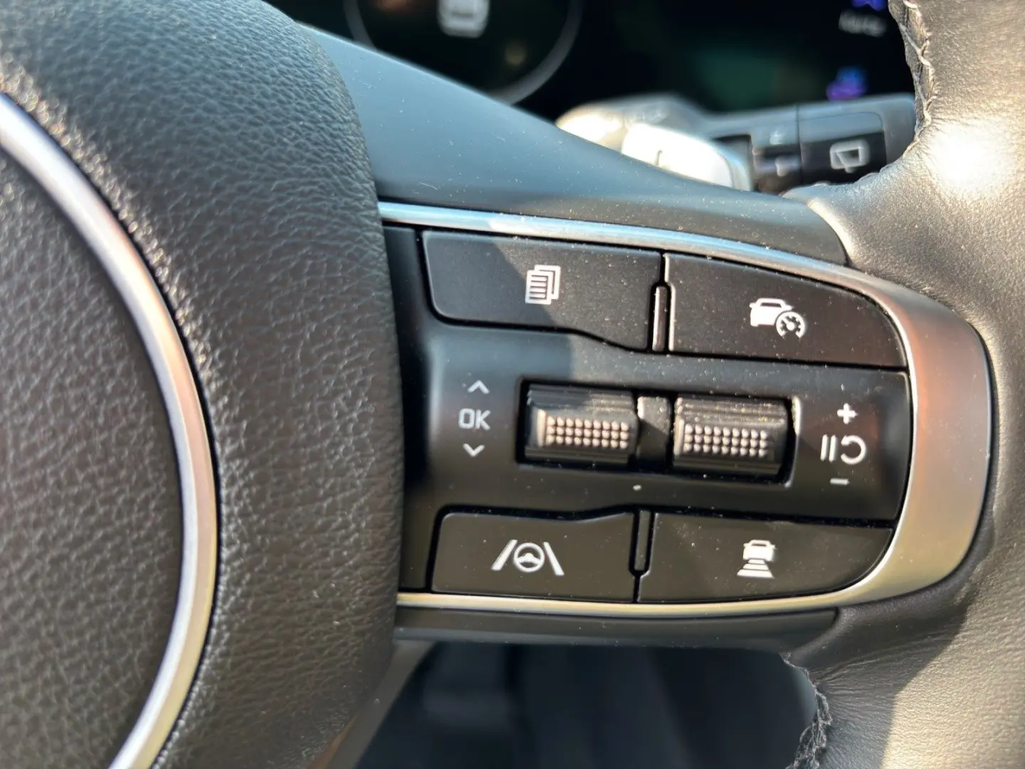 SPORTAGE 1.6T DCT AWD NIGHT FULL-LED LEDER 19Z