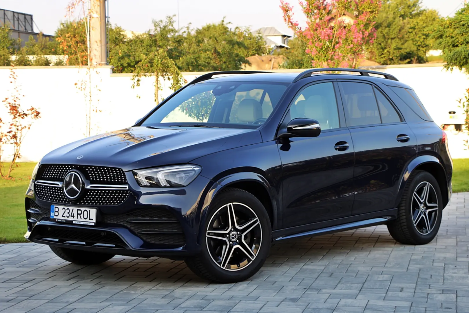 Milanne Auto Trade - TVA Inclus - Full Serice - Fara Daune