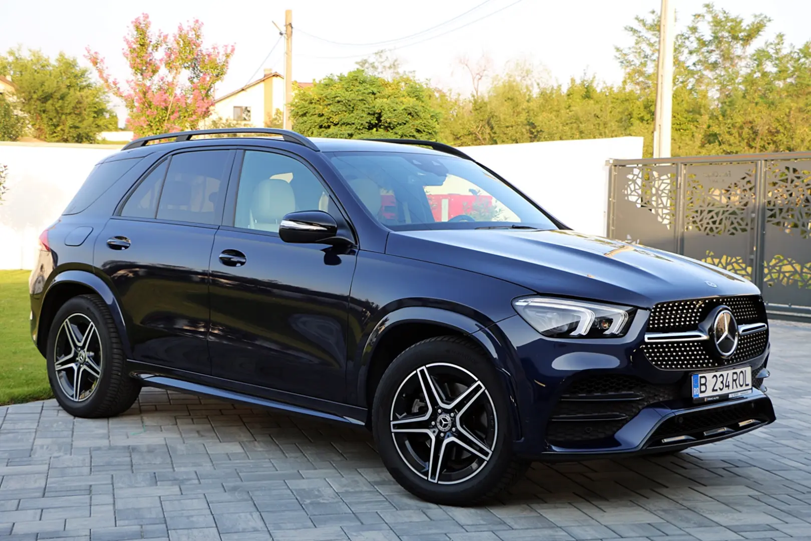 Milanne Auto Trade - TVA Inclus - Full Serice - Fara Daune