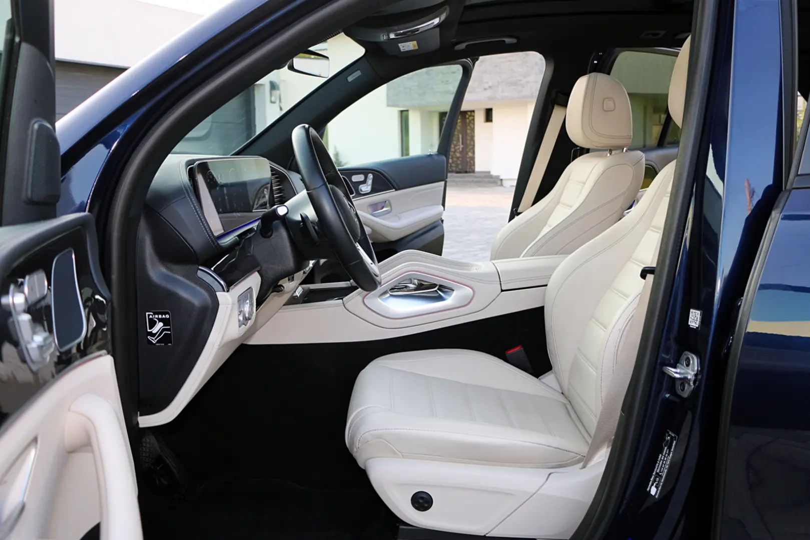 Milanne Auto Trade - TVA Inclus - Full Serice - Fara Daune