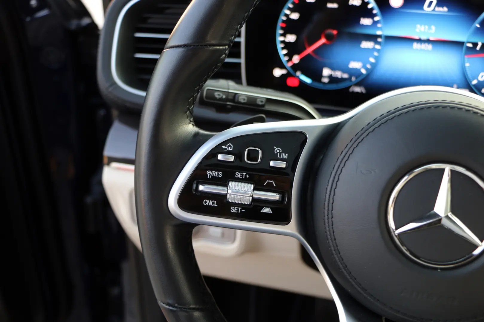 Milanne Auto Trade - TVA Inclus - Full Serice - Fara Daune