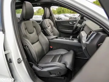 Volvo XC 60 Recharge T8 Twin Engine eAWD R-Design