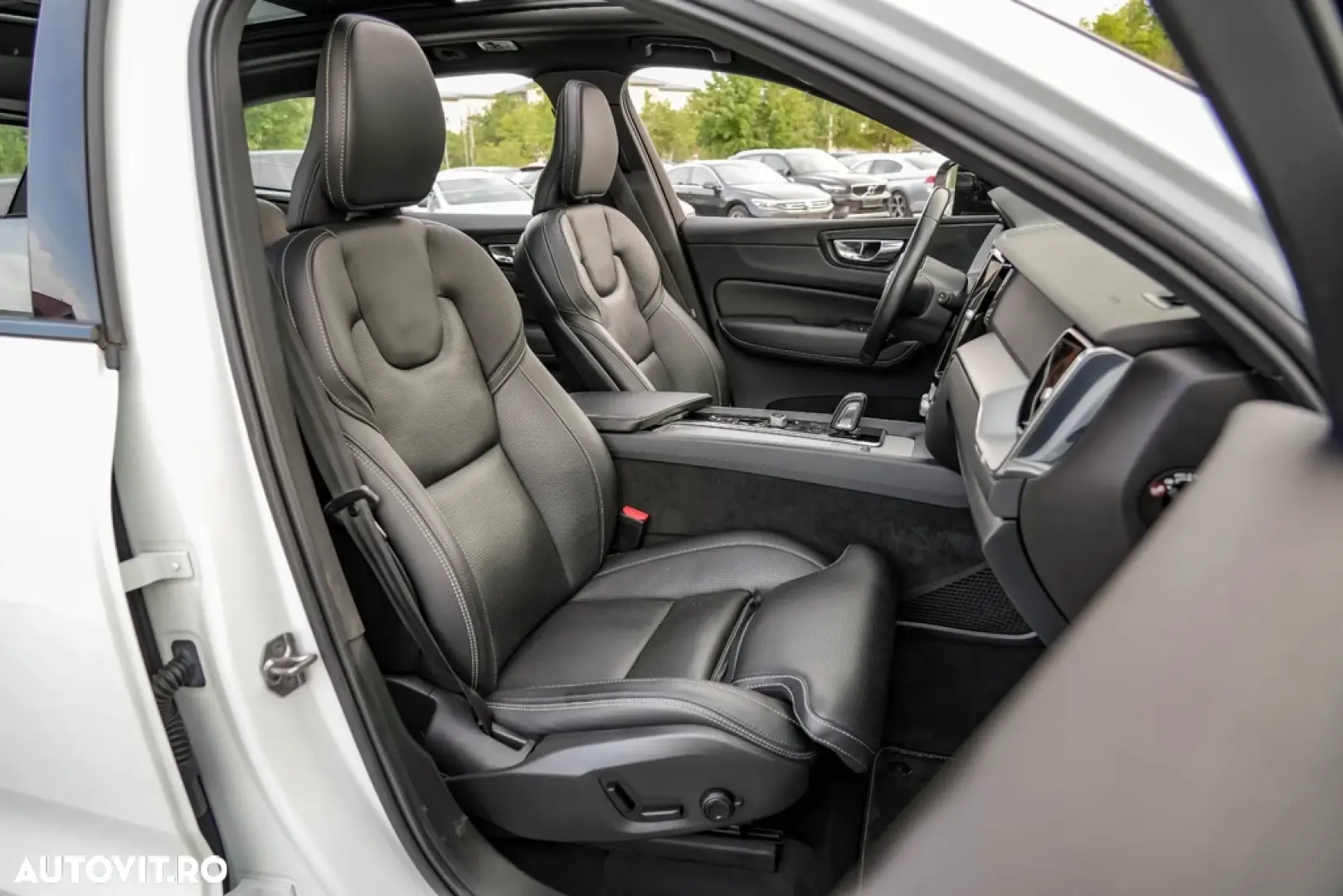 Volvo XC 60 Recharge T8 Twin Engine eAWD R-Design
