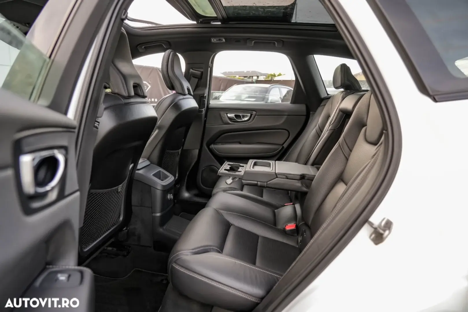 Volvo XC 60 Recharge T8 Twin Engine eAWD R-Design