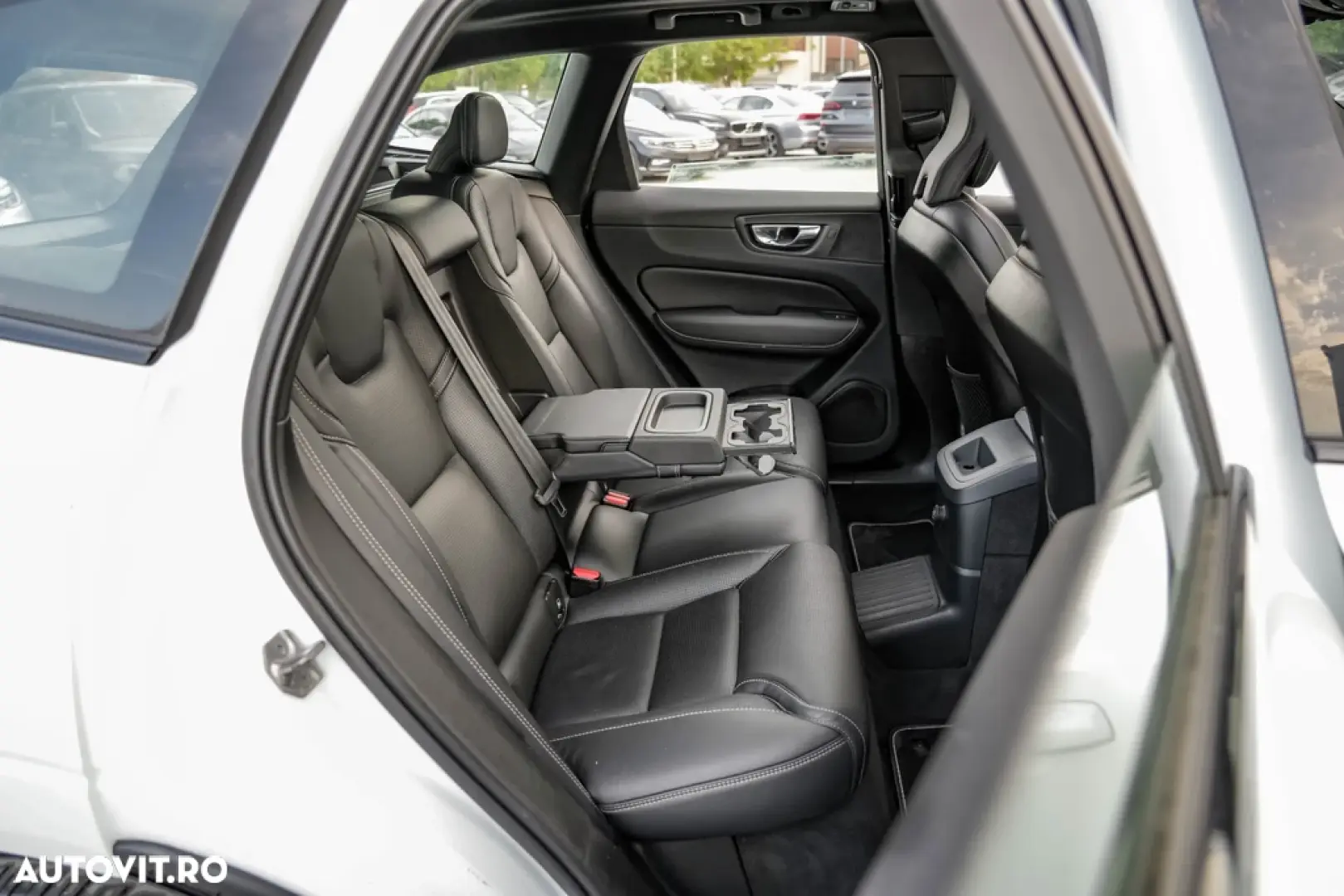 Volvo XC 60 Recharge T8 Twin Engine eAWD R-Design