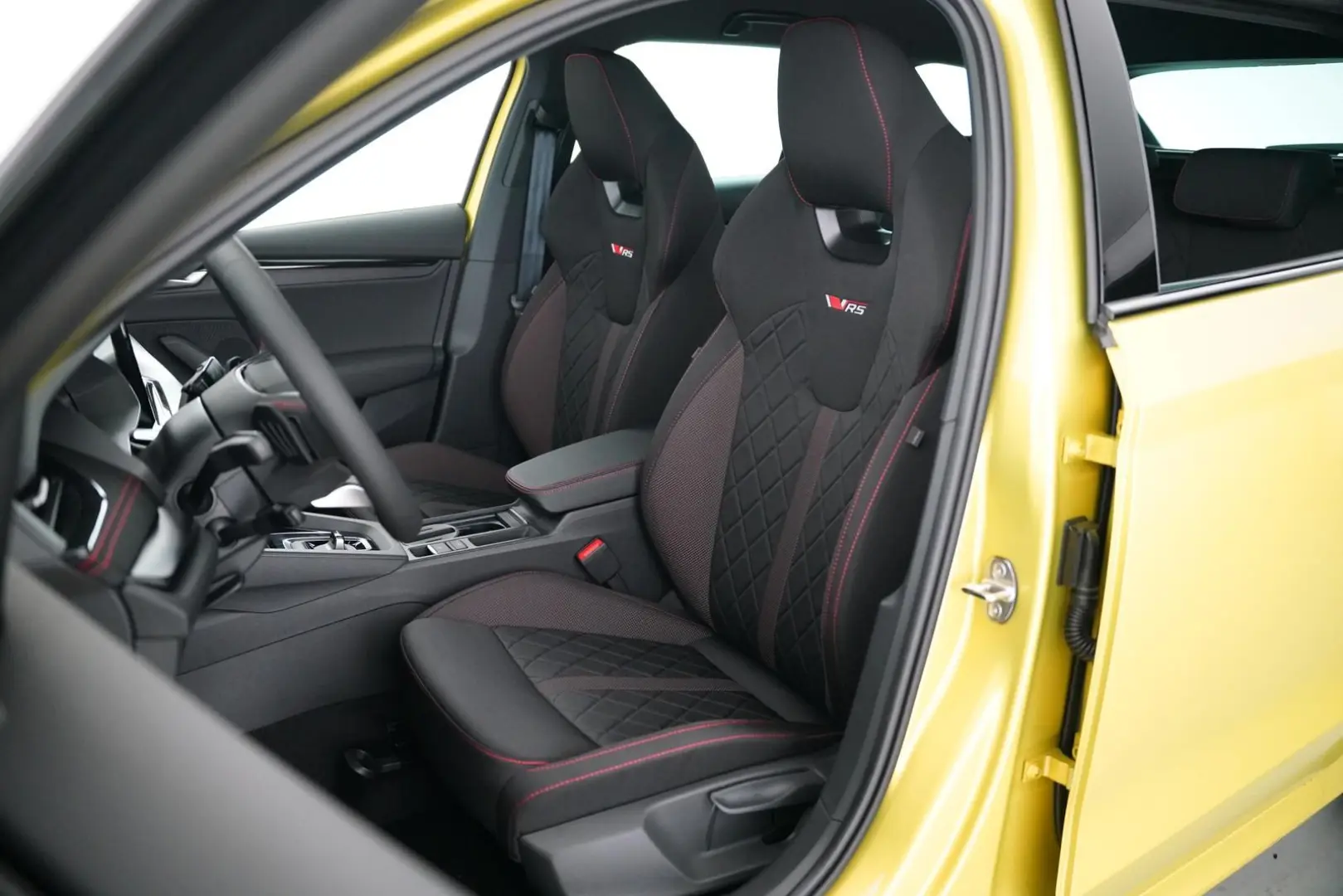 OCTAVIA COMBI RS TSI 265PS DSG UVP:49.240€ >-23%