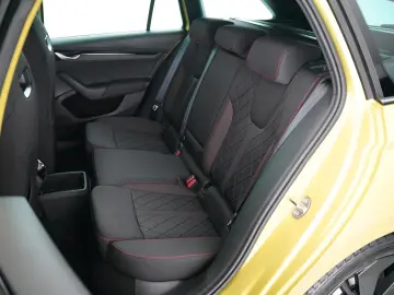 OCTAVIA COMBI RS TSI 265PS DSG UVP:49.240€ >-23%