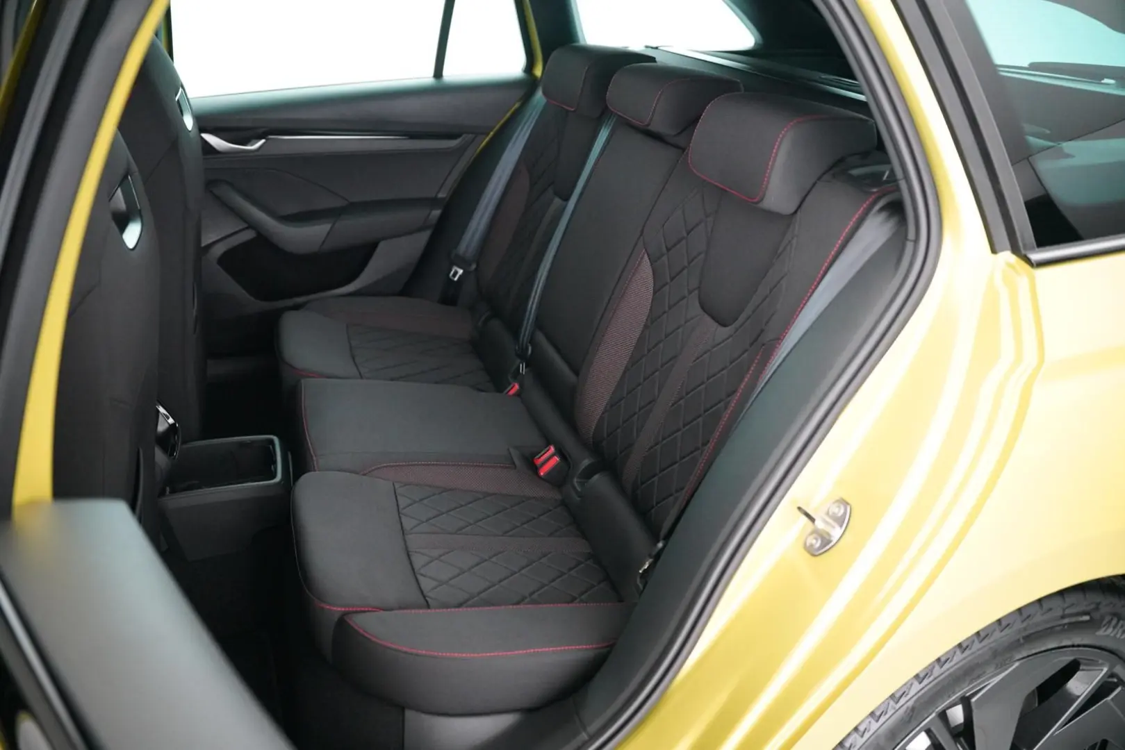 OCTAVIA COMBI RS TSI 265PS DSG UVP:49.240€ >-23%