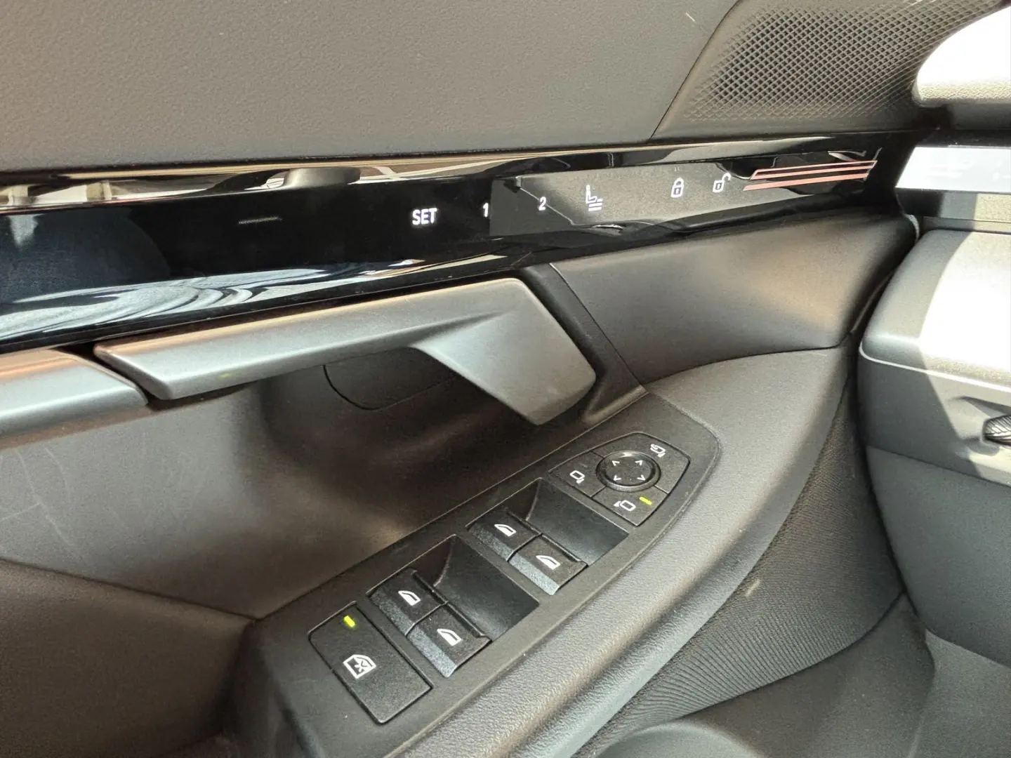 520 d xDrive 1.Hd LEDER AHK NAVI CAM HUD PLA DSC
