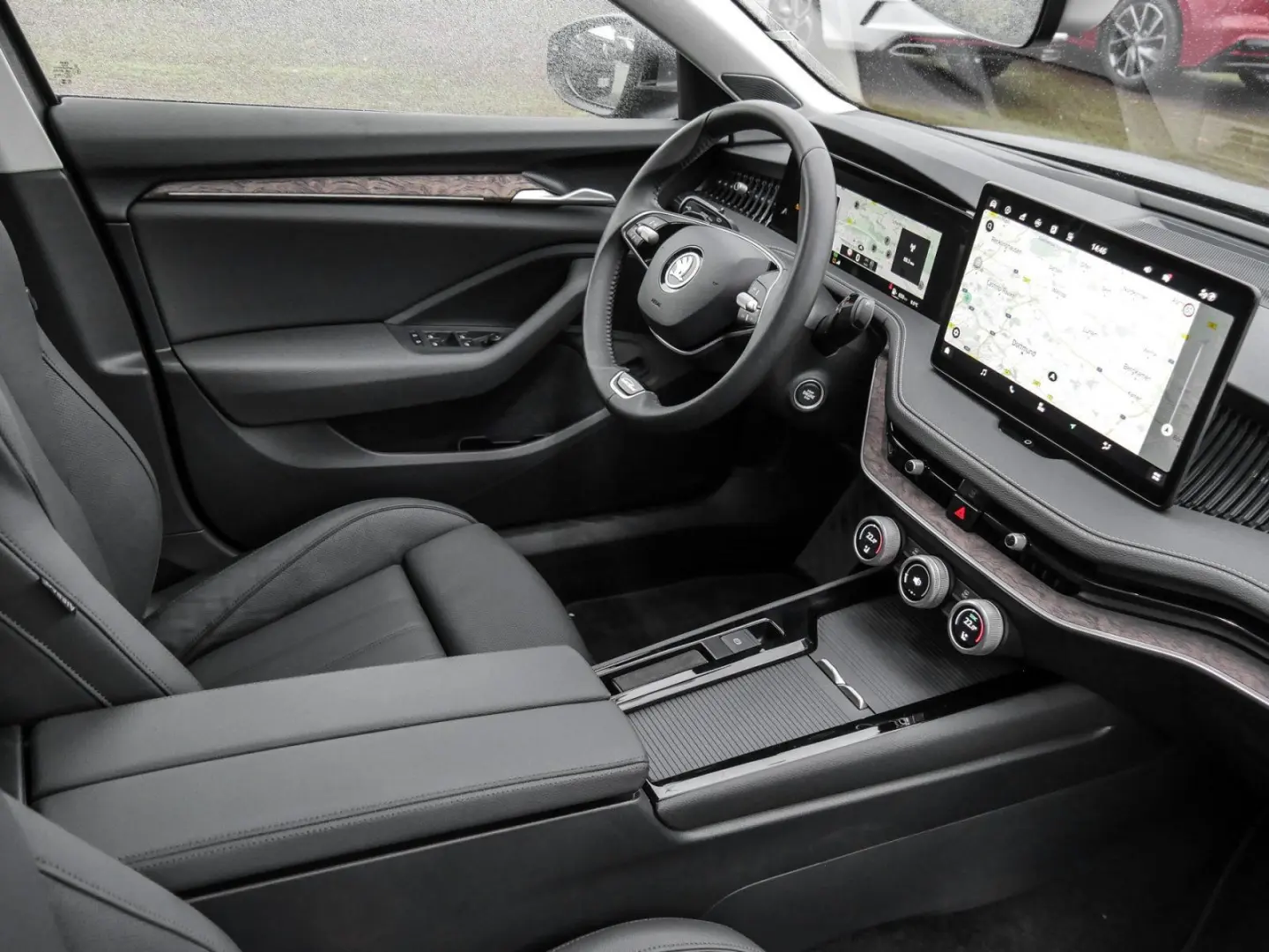 Superb Combi 2.0 L&K 4X4 LM19 PANO AHK ACC SITZH