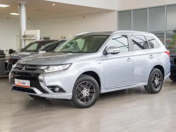 Mitsubishi Outlander 2.0MIVEC Plug-in Hybrid 4WD