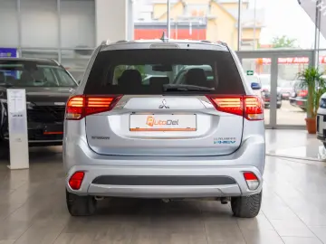 Mitsubishi Outlander 2.0MIVEC Plug-in Hybrid 4WD
