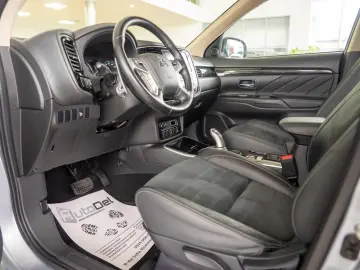 Mitsubishi Outlander 2.0MIVEC Plug-in Hybrid 4WD