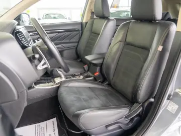 Mitsubishi Outlander 2.0MIVEC Plug-in Hybrid 4WD
