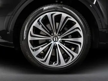 Bentayga V8 Azure EWB |First Edition|Black Line|