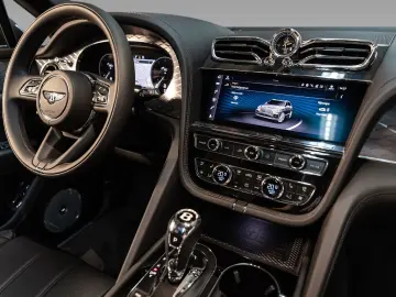 Bentayga V8 Azure EWB |First Edition|Black Line|