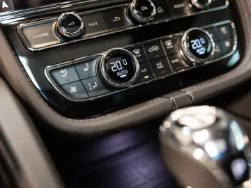 Bentayga V8 Azure EWB |First Edition|Black Line|