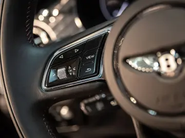 Bentayga V8 Azure EWB |First Edition|Black Line|
