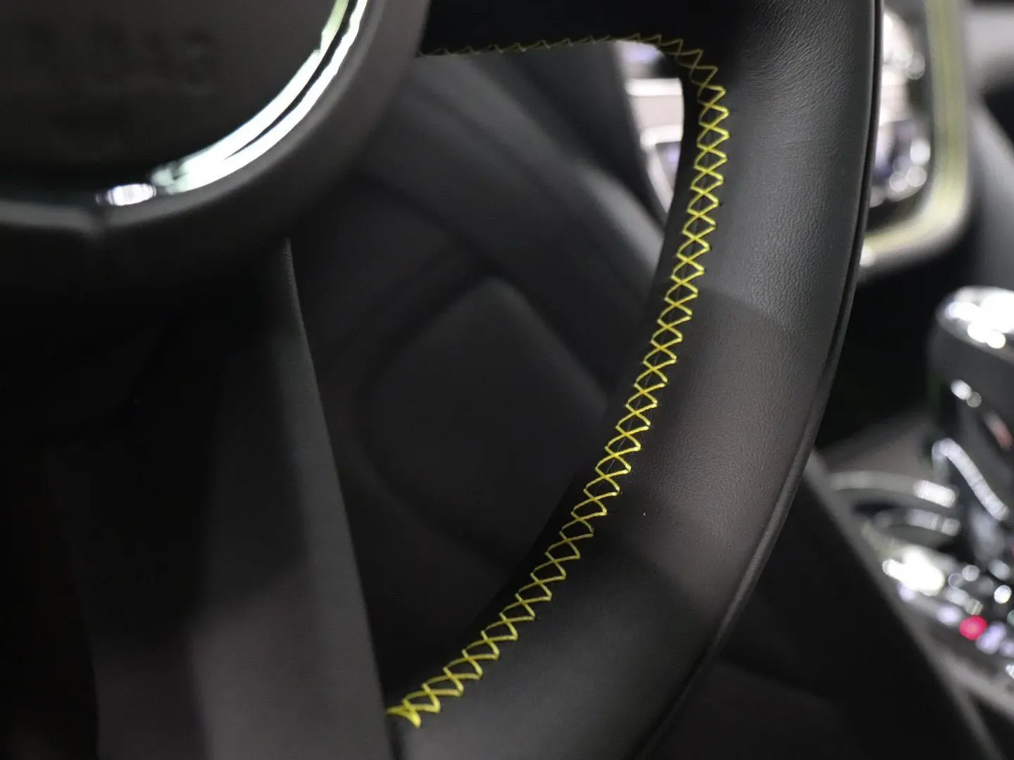 Bentayga 3.0 V6 Hybrid S TOURING | BLACK LINE |