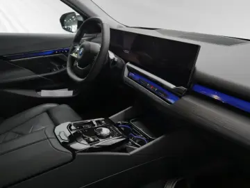 550e xDrive Bowers&Wilkins