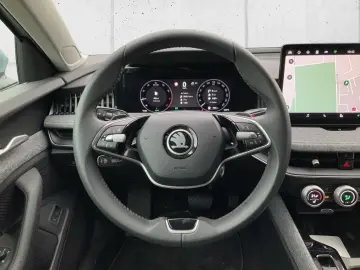 Superb Combi Selection 1.5 TSI Navi Kamera DigiC