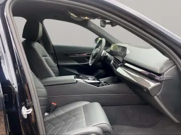 550e xDrive Limousine M Sport
