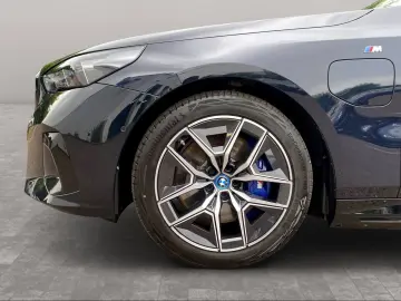 550e xDrive Limousine M Sport