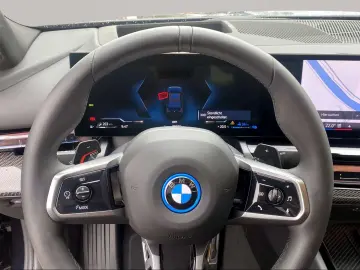 550e xDrive Limousine M Sport