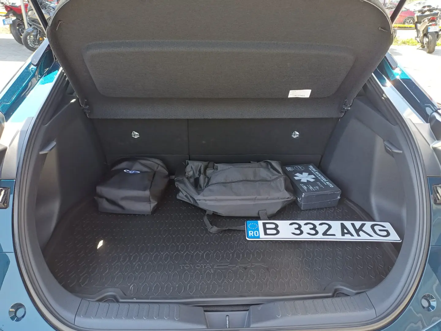 Toyota CHR 1.8 hybrid 140 cp CVT Dynamic