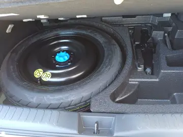Toyota CHR 1.8 hybrid 140 cp CVT Dynamic
