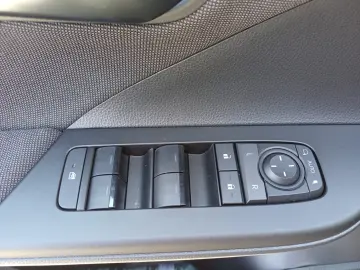 Toyota CHR 1.8 hybrid 140 cp CVT Dynamic