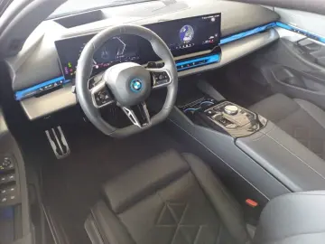 550e xDrive M SPORT
