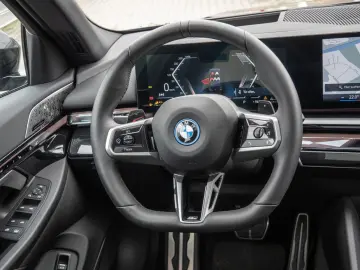 550e xDrive M-Sport