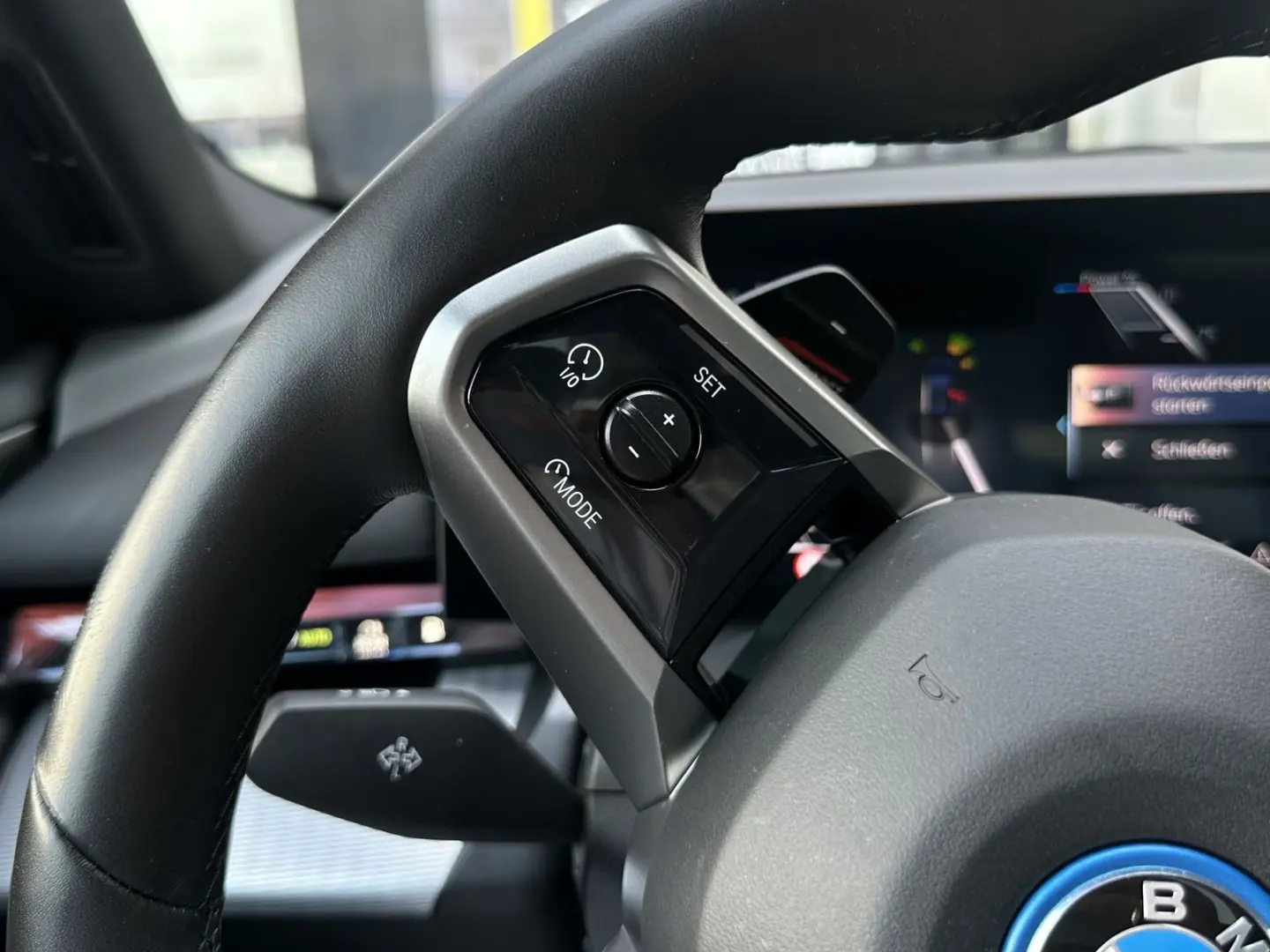 550e xDrive M Sport Pro DA Prof PA+ Pano AHK B&W