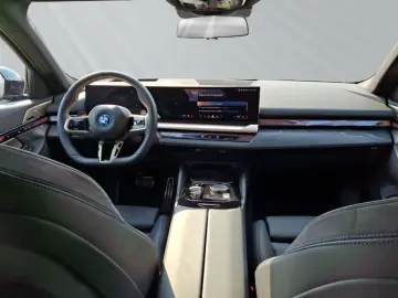 550 e xDrive M Sport