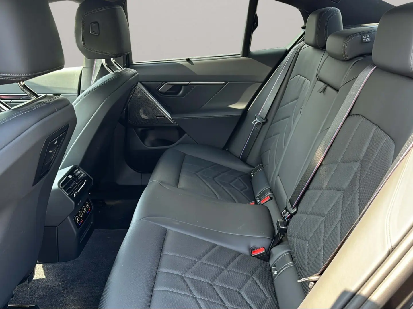 550e xDrive Limousine M