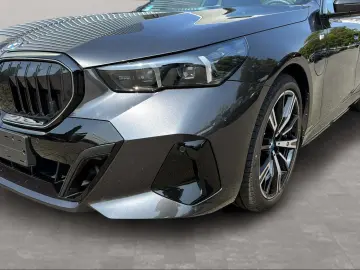 550e xDrive Limousine M