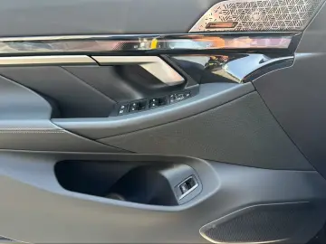 550e xDrive Limousine M