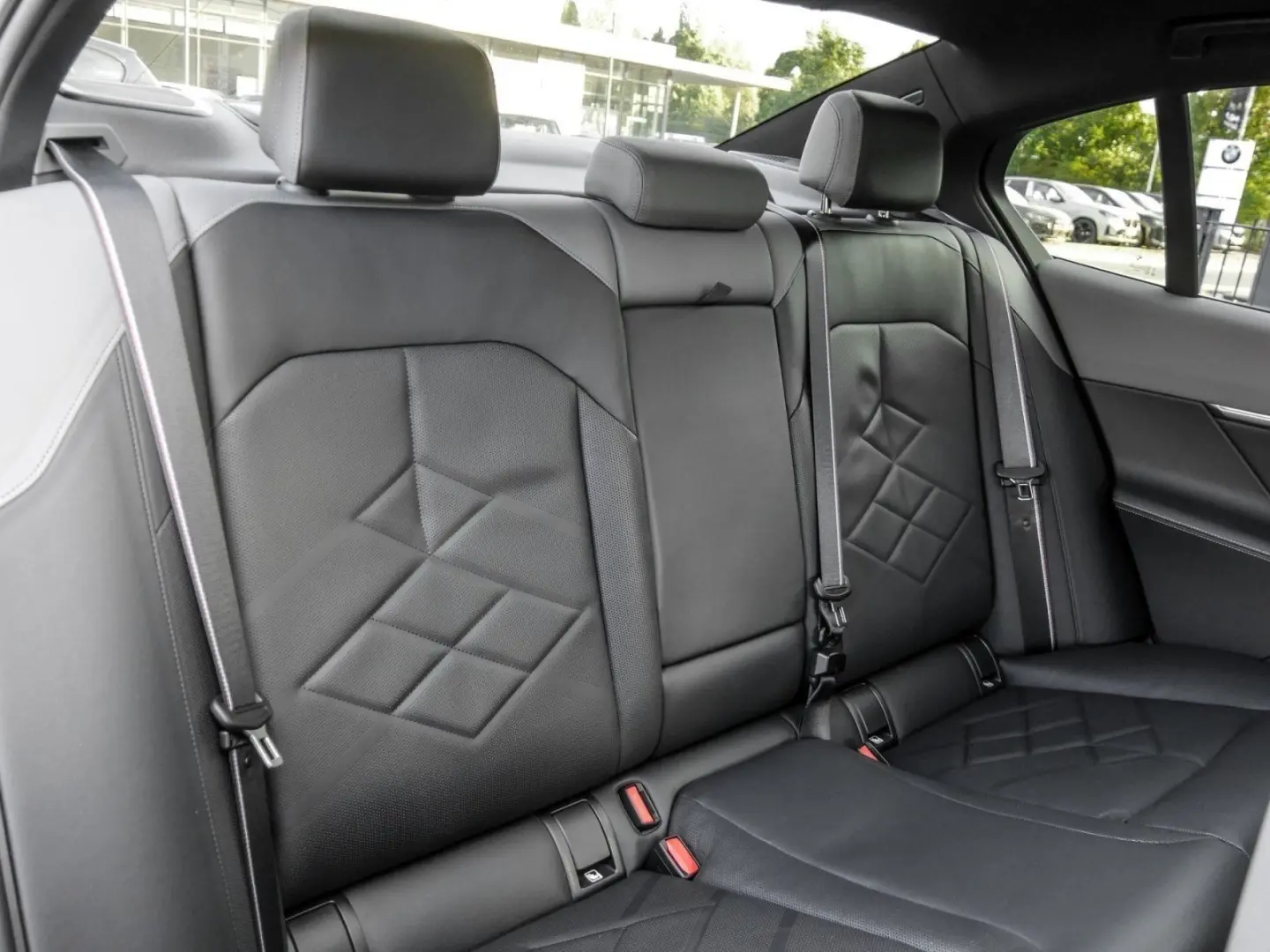 550e xDrive Limousine M Sport Pro B&W DA Prof. P