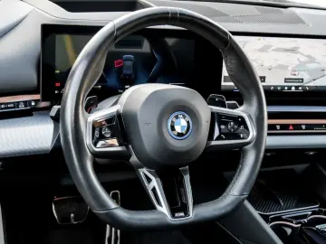 550e xDrive Limousine M Sport Pro B&W DA Prof. P