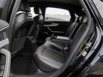 Audi A4 Avant 2.0 TDI quattro S tronic Sport