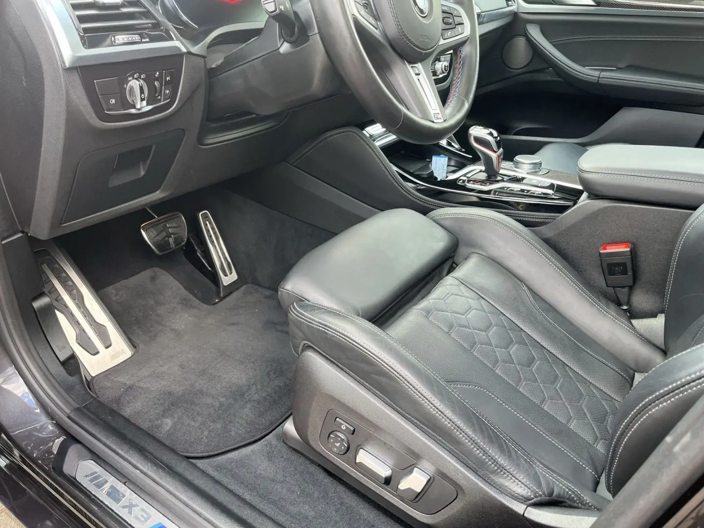 X3 M /HUD/AHK/Panoramadach/Navigation/Leder