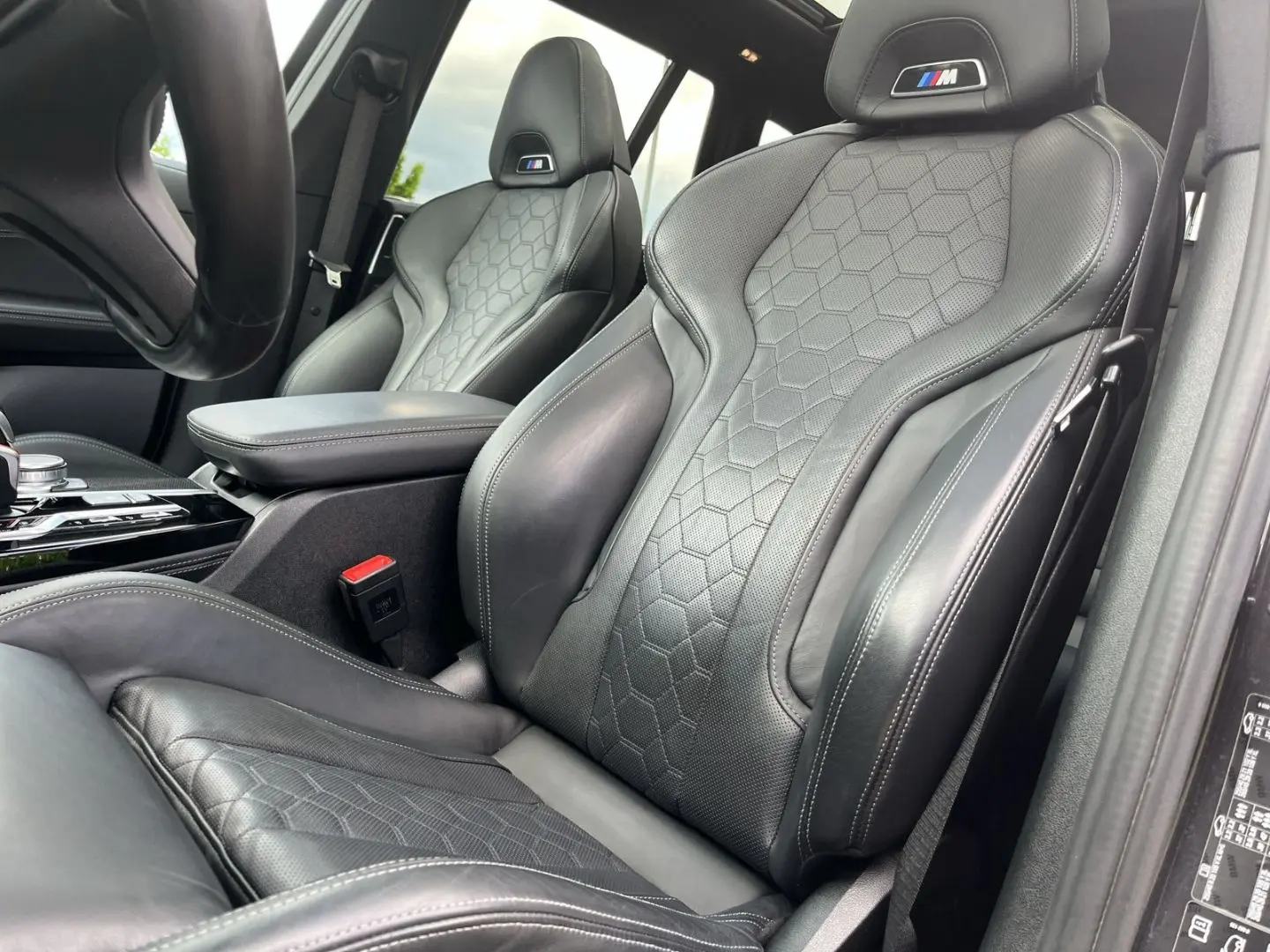 X3 M /HUD/AHK/Panoramadach/Navigation/Leder