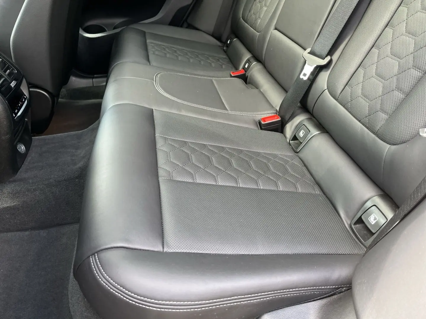 X3 M /HUD/AHK/Panoramadach/Navigation/Leder