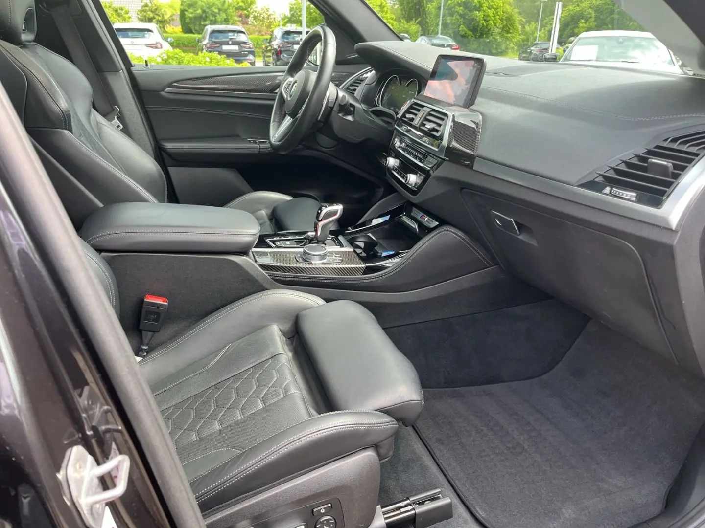X3 M /HUD/AHK/Panoramadach/Navigation/Leder