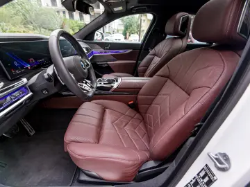 BMW 740d xDrive 2025