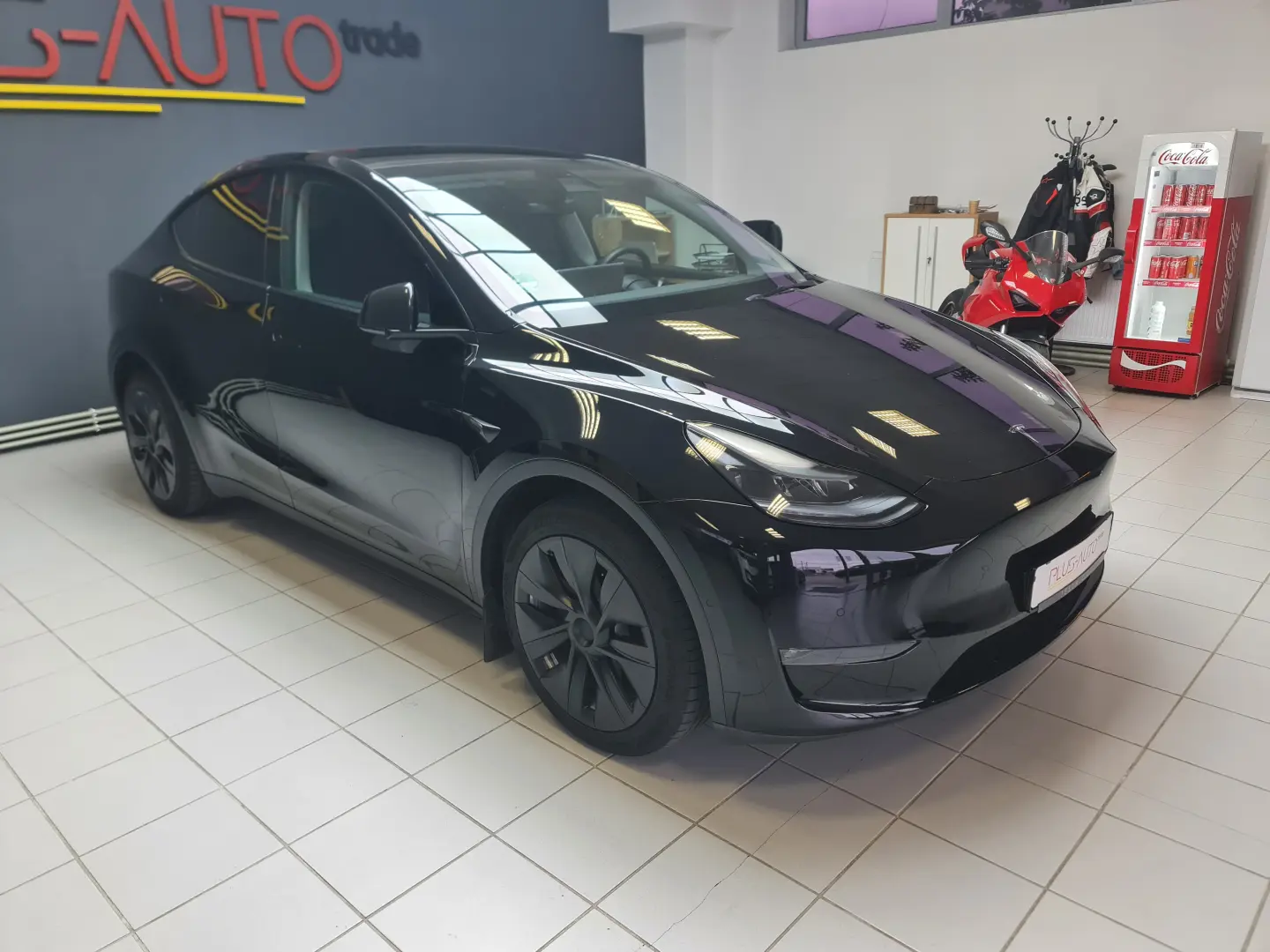 Tesla Model Y AWD Long Range