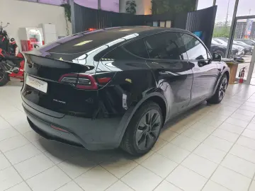 Tesla Model Y AWD Long Range