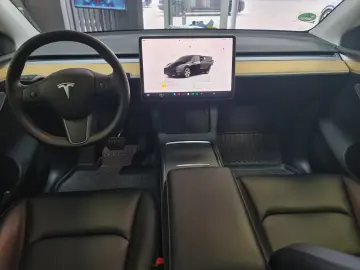 Tesla Model Y AWD Long Range