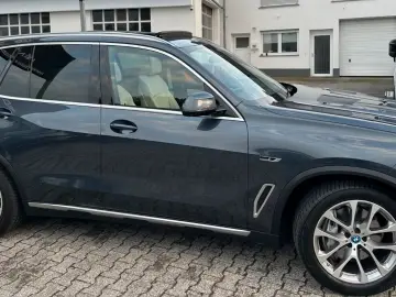BMW X5 xDr45e M Sport PANO ACC